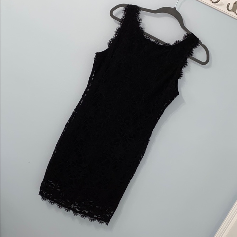 Lace fitted dress